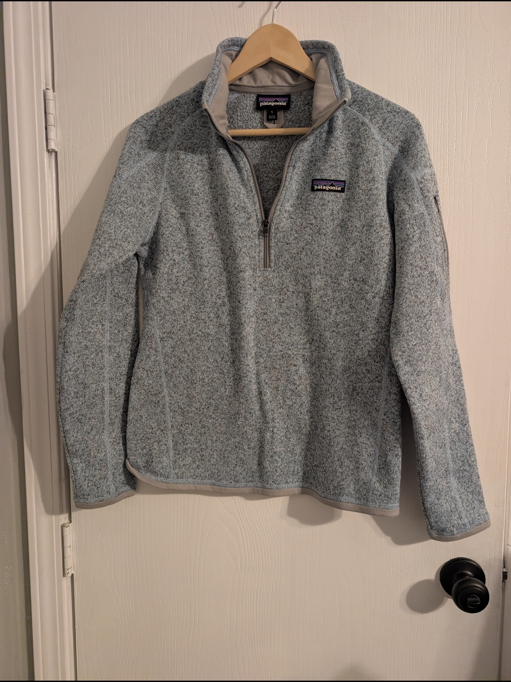 Patagonia Men’s Light Blue Quarter-Zip Fleece Sweater